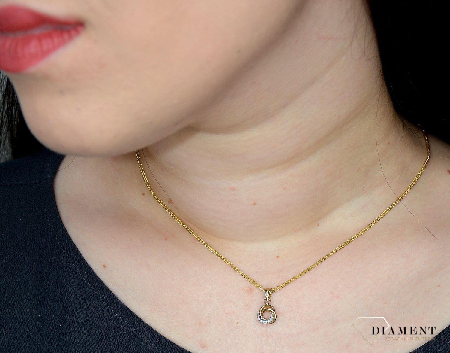 Złota zawieszka 333 plecione kółeczko z białym złotem i cyrkoniami GR-X07 XLB8996.jpg